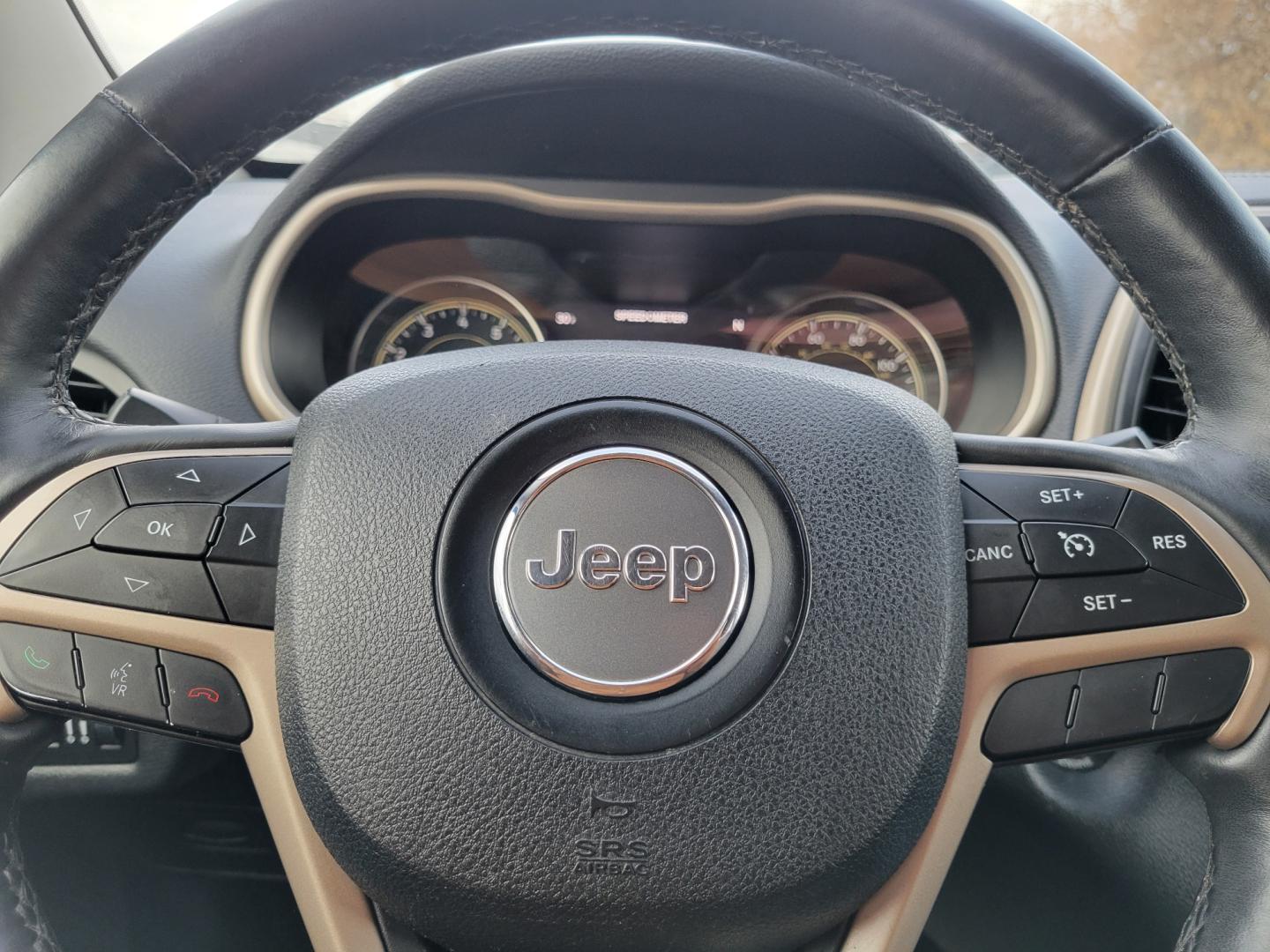 2015 Black /Black Jeep Cherokee Limited (1C4PJMDS4FW) with an 3.2L V6 engine, Automatic transmission, located at 450 N Russell, Missoula, MT, 59801, (406) 543-6600, 46.874496, -114.017433 - Nice Jeep. Lots of Features. 4 Wheel Drive. Automatic. Huge Sunroof. Leather Heated Seats. Power Drivers Seat. Heated Steering Wheel. Bluetooth. Steering Wheel Controls. Air. Cruise. Tilt. Power Windows and Locks. Towing. - Photo#20